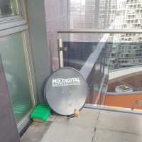 Solo and directional microphone deployed in London to detect the nocturnal flight calls of migrating birds © Oliver Metcalf